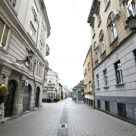 Downtown Апартаменты *