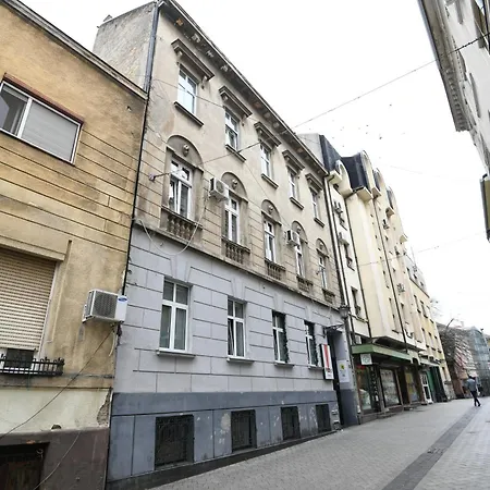 Downtown Апартаменты *